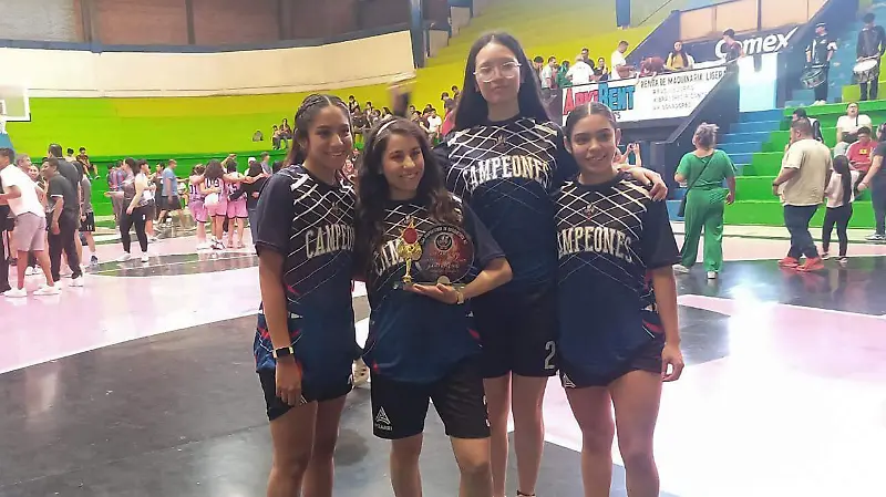 Destaca UQI en el deporte y civismo 